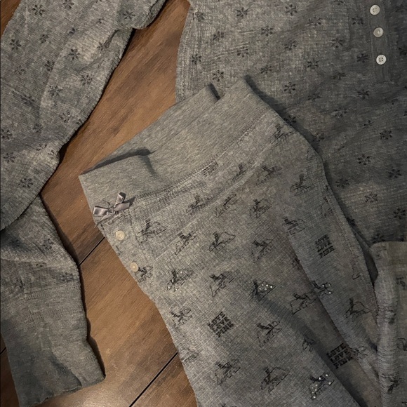 PINK Victoria's Secret Gray Patterned pajama set - Picture 3 of 6
